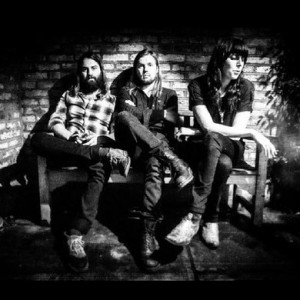 Band Of Skulls - I Know What I Am - YouTube